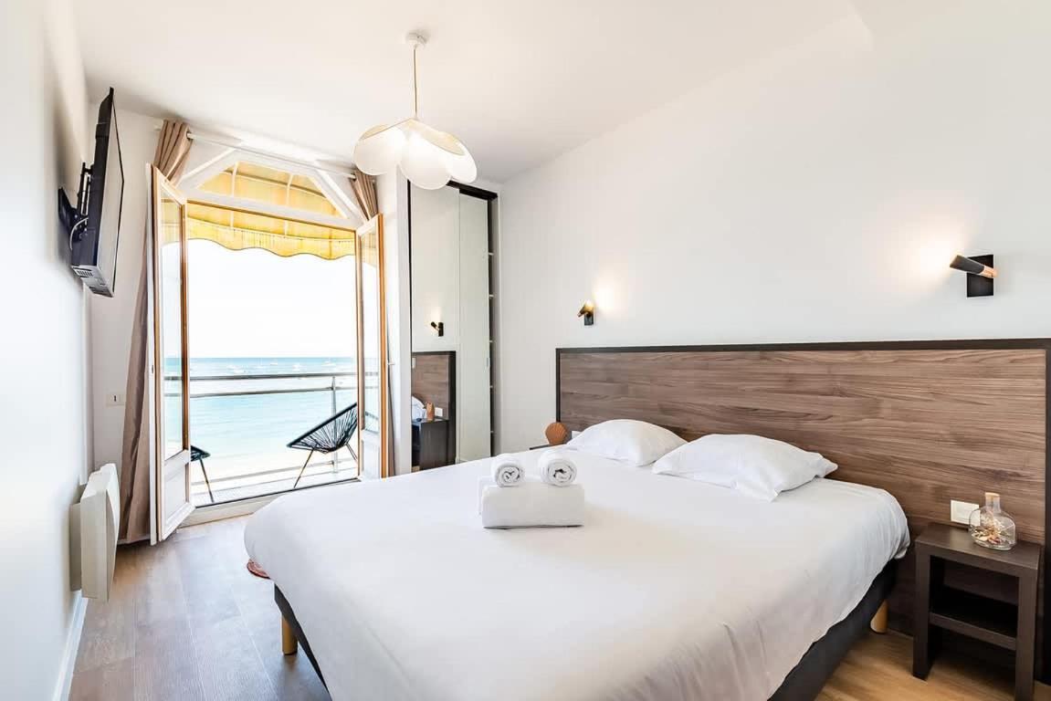 Les Pieds Dans L'Eau - Appartment 1 - Vue Mer Cancale Exterior photo